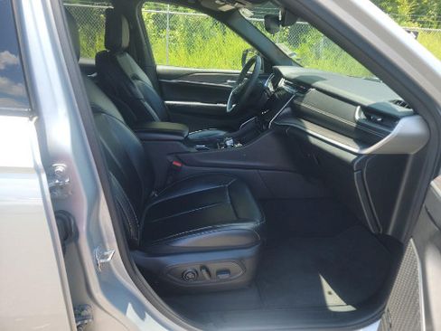 Used 2024 Jeep Grand Cherokee Limited 4xe AWD/4WD image 6