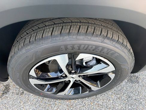 New 2026 Chevrolet Trax RS w/ Sunroof Package FWD image 12