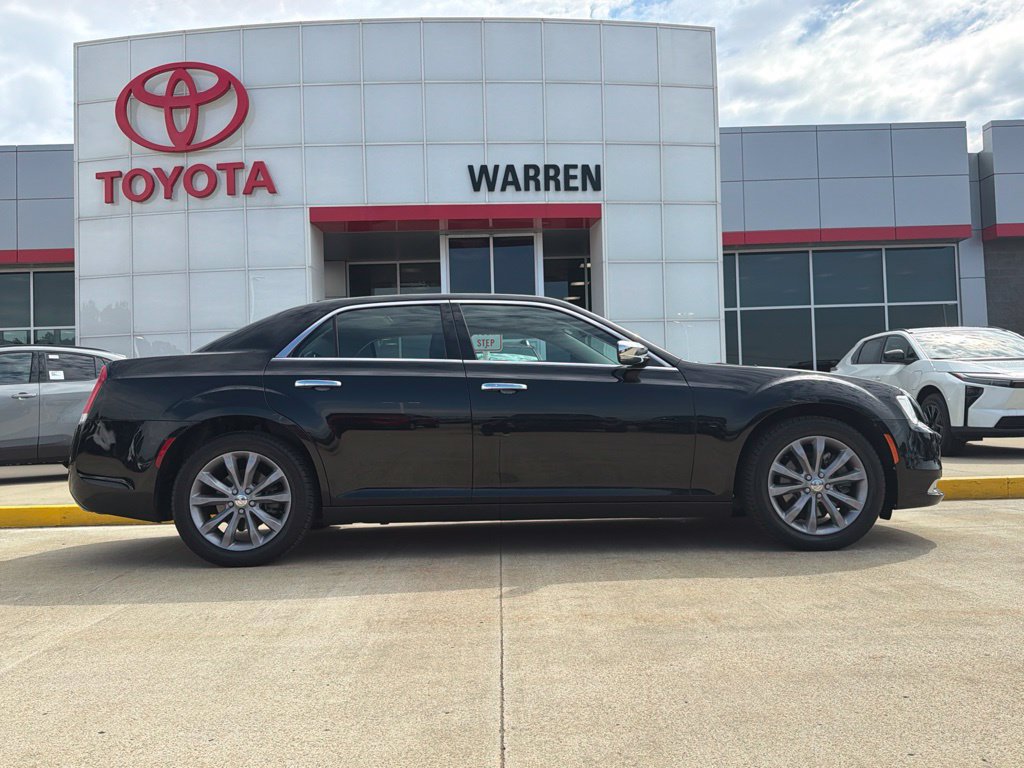 Used 2018 Chrysler 300 Limited w/ Safetytec Plus Group AWD/4WD image 3