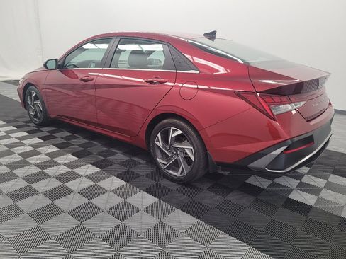 Used 2024 Hyundai Elantra SEL w/ Convenience Package FWD image 3
