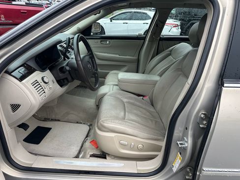 Used 2008 Cadillac DTS w/ Sun And Sound Package FWD image 10