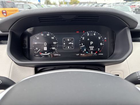Used 2025 Land Rover Discovery S AWD/4WD image 24