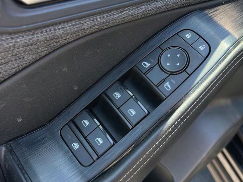 Used 2022 Nissan Rogue SV FWD image 12