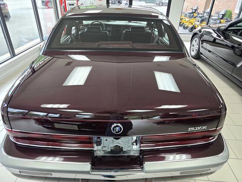 Used 1996 Buick Roadmaster Sedan RWD image 15