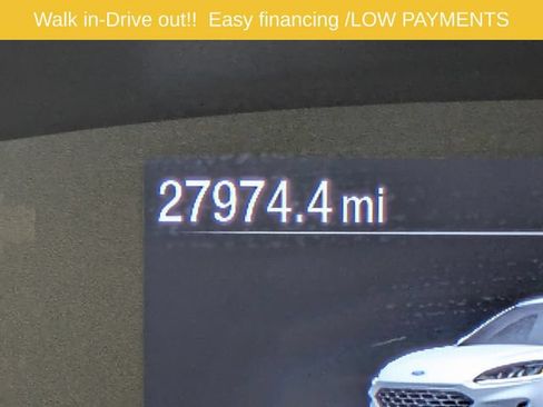 Used 2022 Ford Escape SE FWD image 25