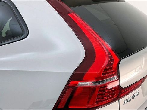 Certified 2025 Volvo XC60 B5 Plus image 41