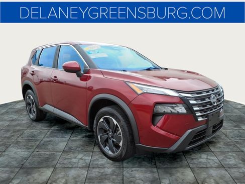 Used 2025 Nissan Rogue SV AWD/4WD image 1