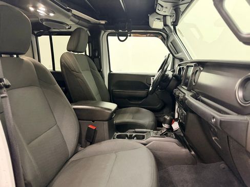 Used 2022 Jeep Gladiator Sport image 19