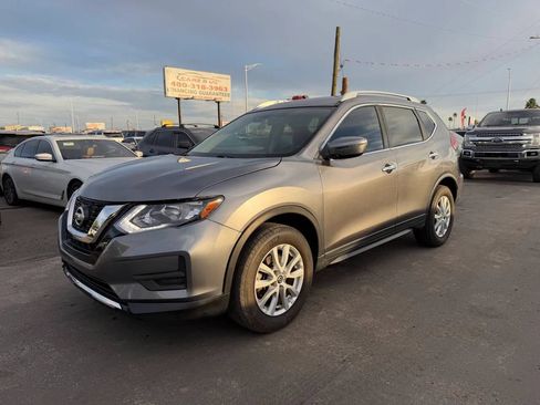 Used 2019 Nissan Rogue SV AWD/4WD image 3