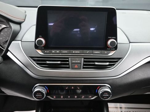 Used 2024 Nissan Altima 2.5 SR image 15