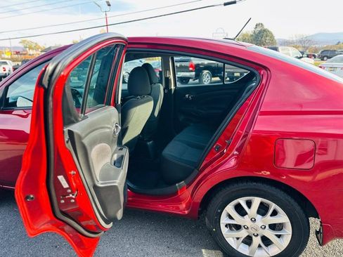 Used 2019 Nissan Versa SV w/ SV Special Edition Package image 4