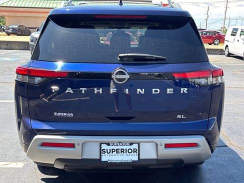 Used 2022 Nissan Pathfinder SL FWD image 4