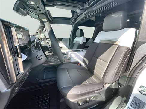 New 2025 GMC Hummer EV 2X image 20