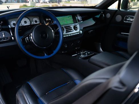 Used 2017 Rolls-Royce Dawn RWD image 56