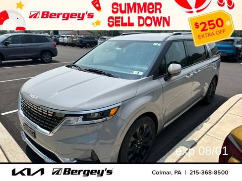 Used 2022 Kia Carnival SX FWD image 1