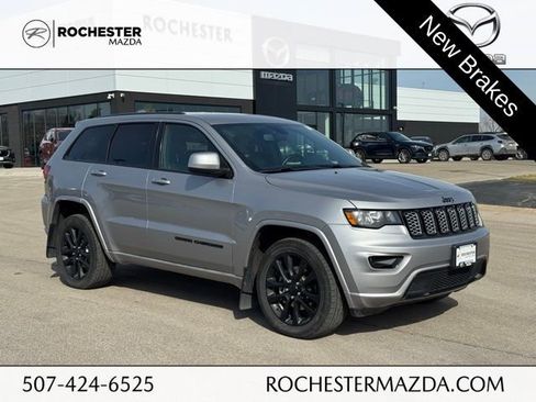 Used 2018 Jeep Grand Cherokee Altitude AWD/4WD image 1
