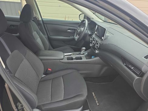 Used 2025 Nissan Sentra SV w/ All-Weather Package FWD image 10