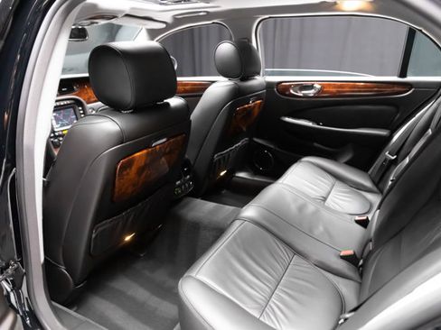 Used 2005 Jaguar XJ8 RWD image 50