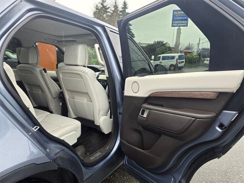 Used 2018 Land Rover Discovery HSE Luxury image 14
