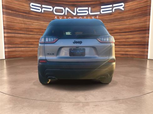 Used 2020 Jeep Cherokee Latitude Plus image 6