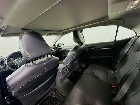 Used 2020 Toyota Camry XSE image 12