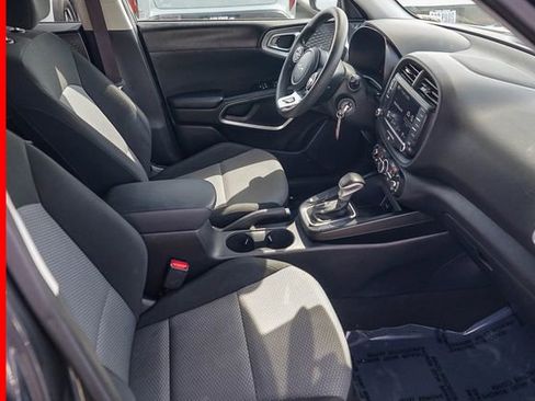 Certified 2023 Kia Soul LX FWD image 17