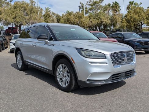 Used 2020 Lincoln Corsair FWD image 2