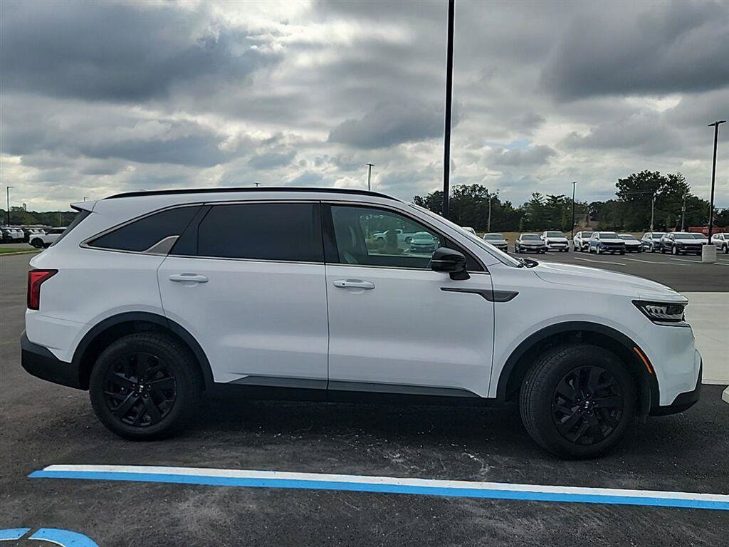 Used 2021 Kia Sorento S AWD/4WD image 4