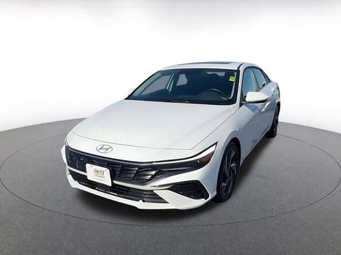 Used 2025 Hyundai Elantra SEL image 7