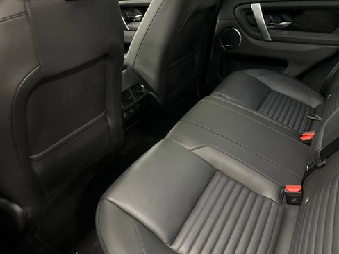 Used 2025 Land Rover Discovery Sport S image 26
