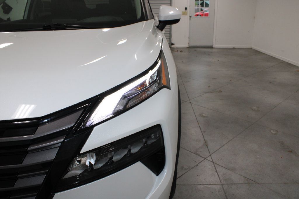 Used 2026 Nissan Rogue SV w/ Cold Weather Package FWD image 12