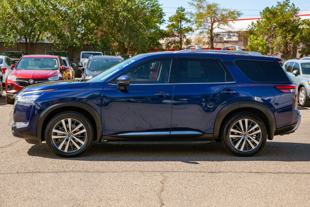 Used 2022 Nissan Pathfinder Platinum w/ Lighting Package (N93) AWD/4WD image 6