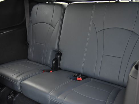 Used 2024 Buick Enclave Premium image 40