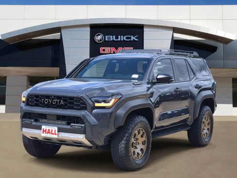 Used 2025 Toyota 4Runner Trailhunter AWD/4WD image 3