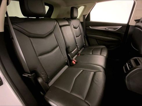Used 2018 Cadillac XT5 Luxury w/ Driver Awareness Package image 15