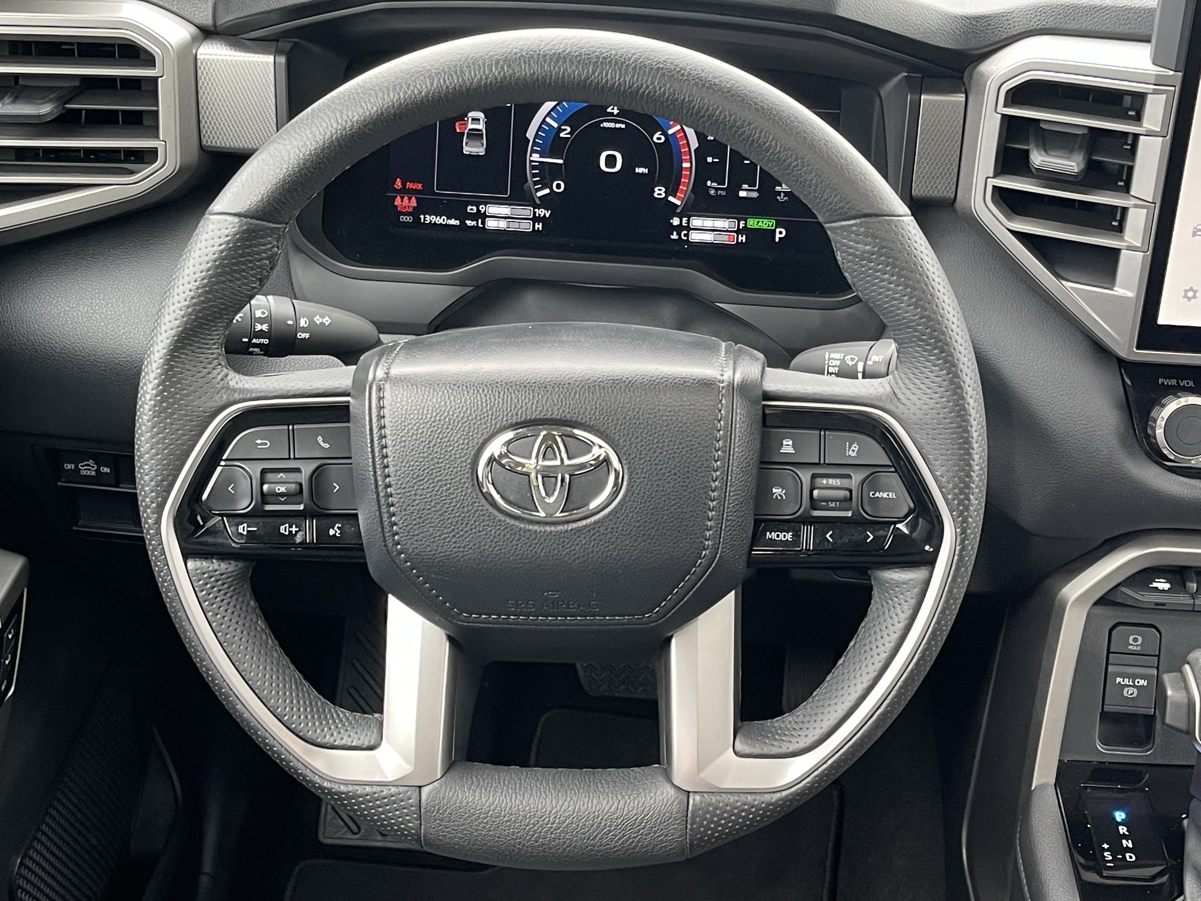 Used 2023 Toyota Tundra Limited AWD/4WD image 17