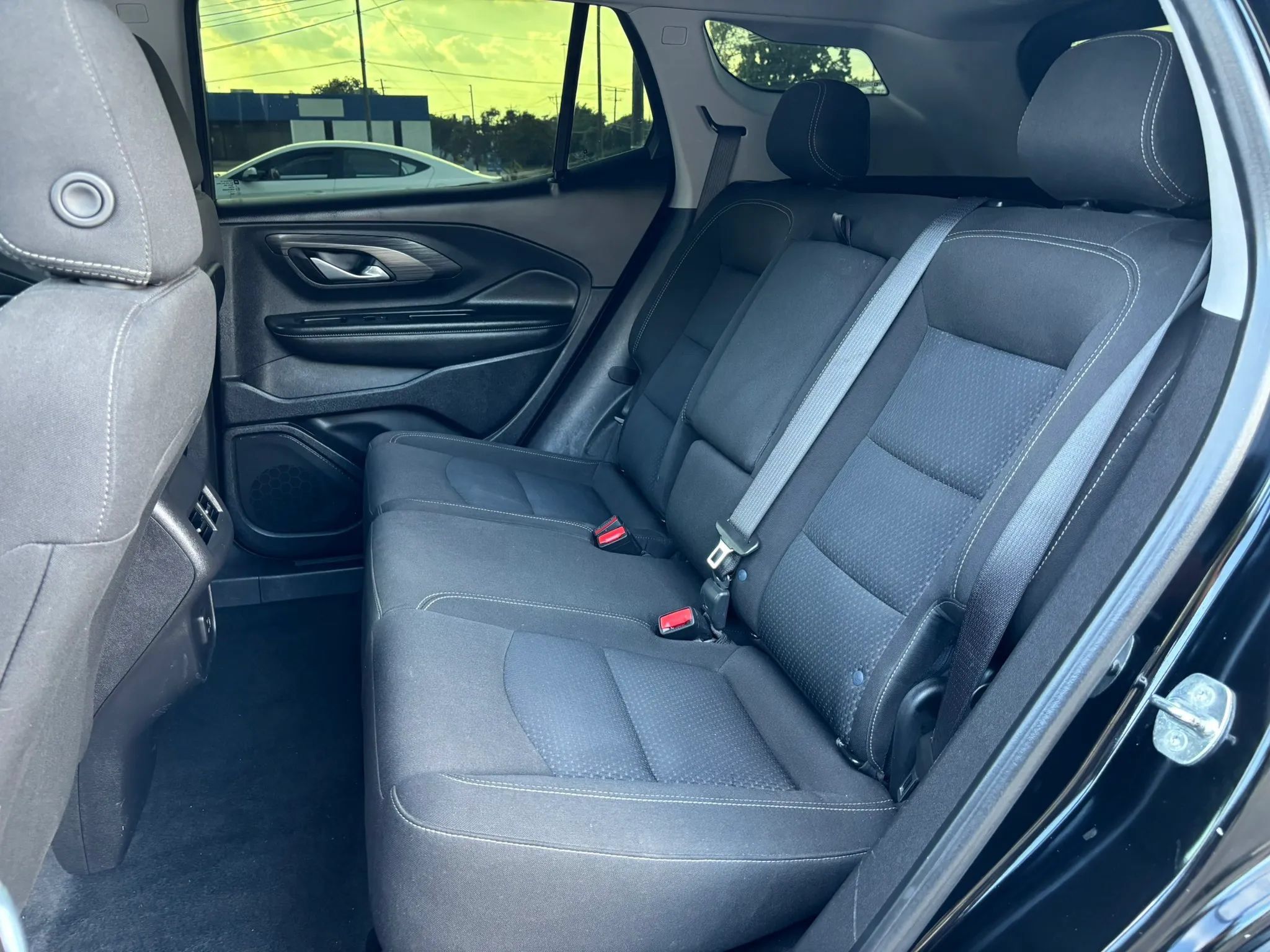 Used 2023 GMC Terrain SLE FWD image 40