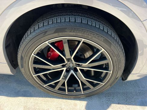 Used 2019 Audi Q8 Premium Plus AWD/4WD image 12