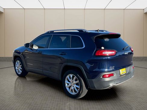 Used 2016 Jeep Cherokee Limited image 4