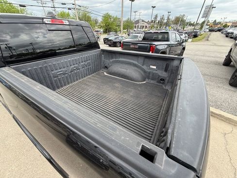 Used 2019 RAM 1500 Laramie image 8