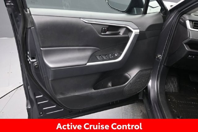 Certified 2025 Toyota RAV4 LE AWD/4WD image 15