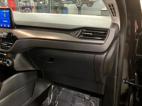 Used 2025 Ford Escape Active w/ Cold Weather Package image 18