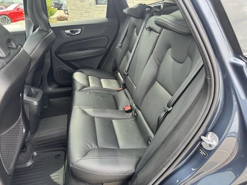 Used 2024 Volvo XC60 B5 Plus image 23