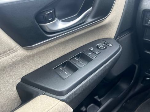 Used 2019 Honda CR-V EX image 9