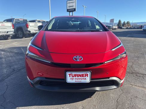 New 2026 Toyota Prius LE FWD image 2