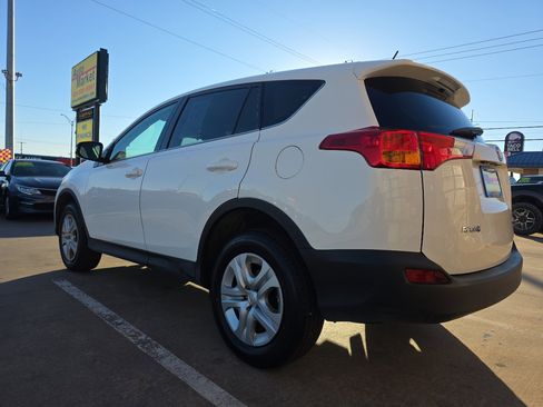 Used 2015 Toyota RAV4 LE image 7