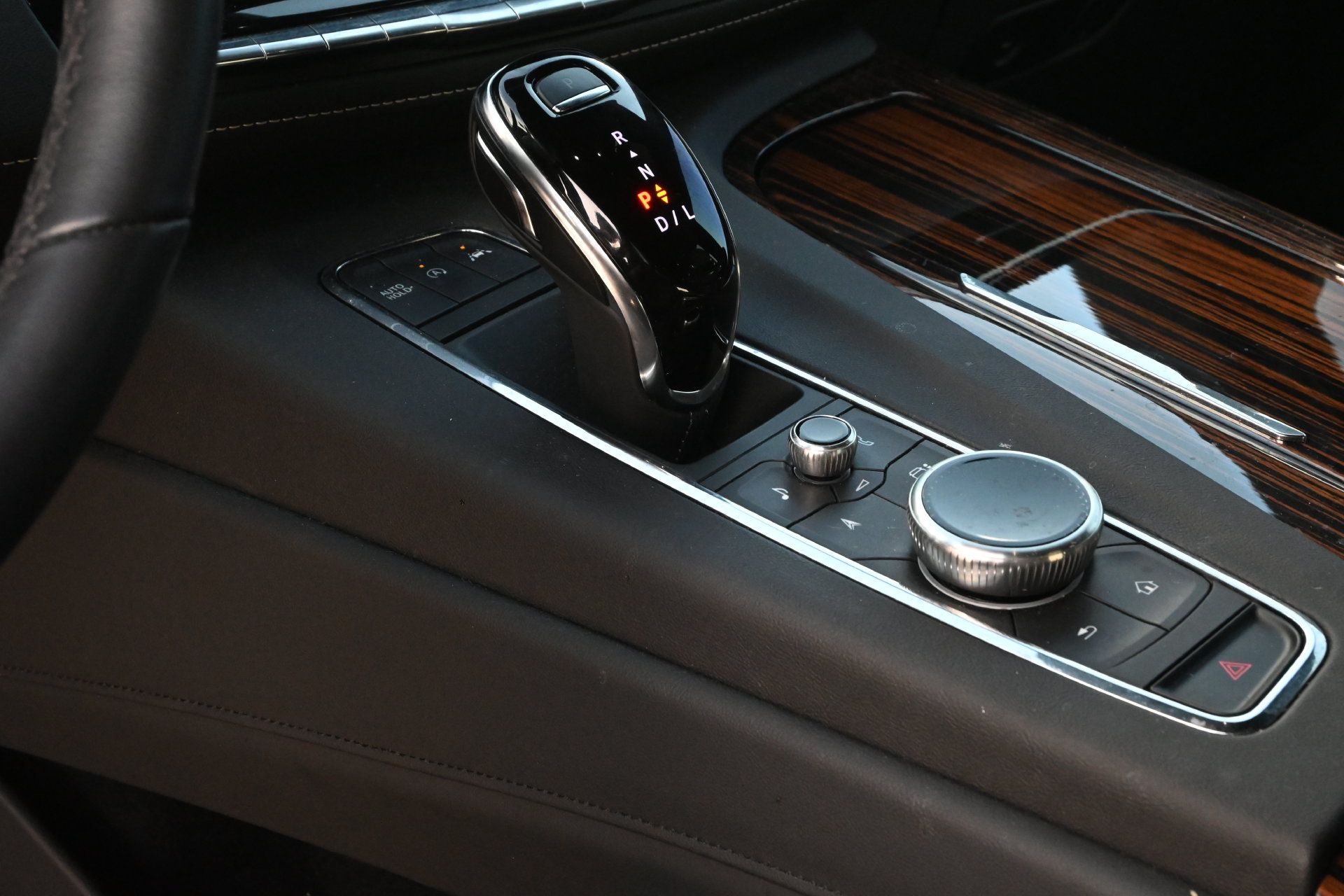 Certified 2024 Cadillac Escalade Luxury RWD image 14
