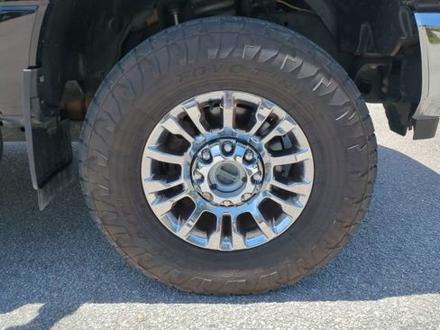 Used 2022 Ford F250 XLT w/ XLT Premium Package AWD/4WD image 11