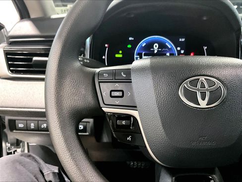 Used 2025 Toyota Camry LE FWD image 22