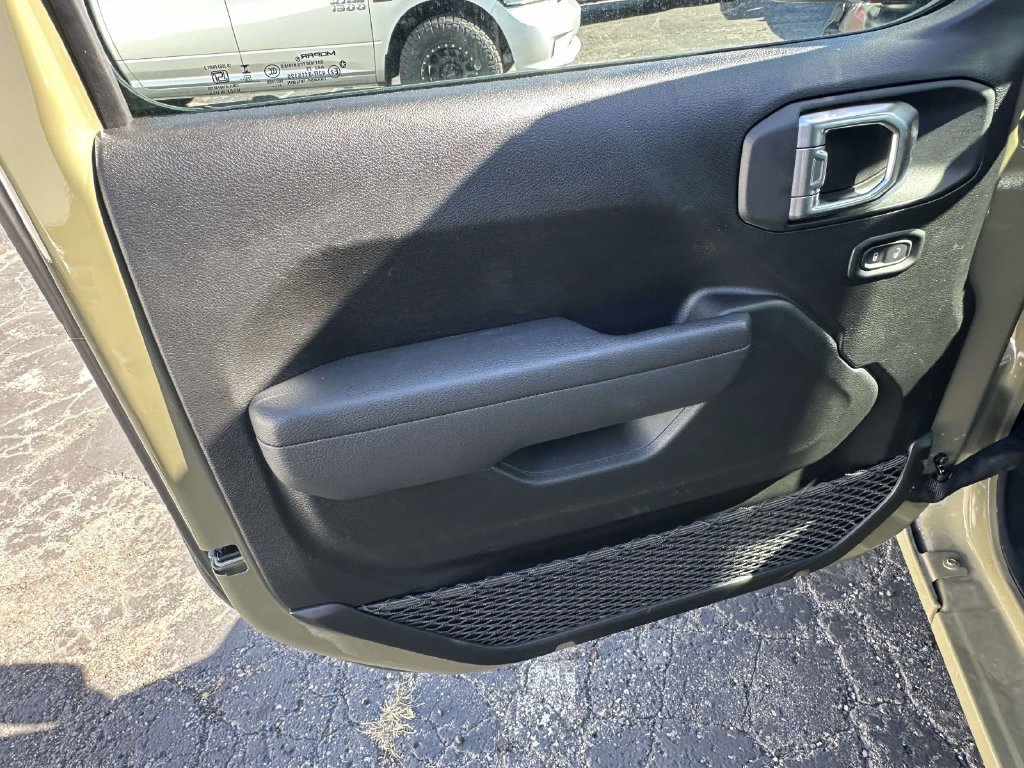 Used 2026 Jeep Wrangler Unlimited Sport AWD/4WD image 13
